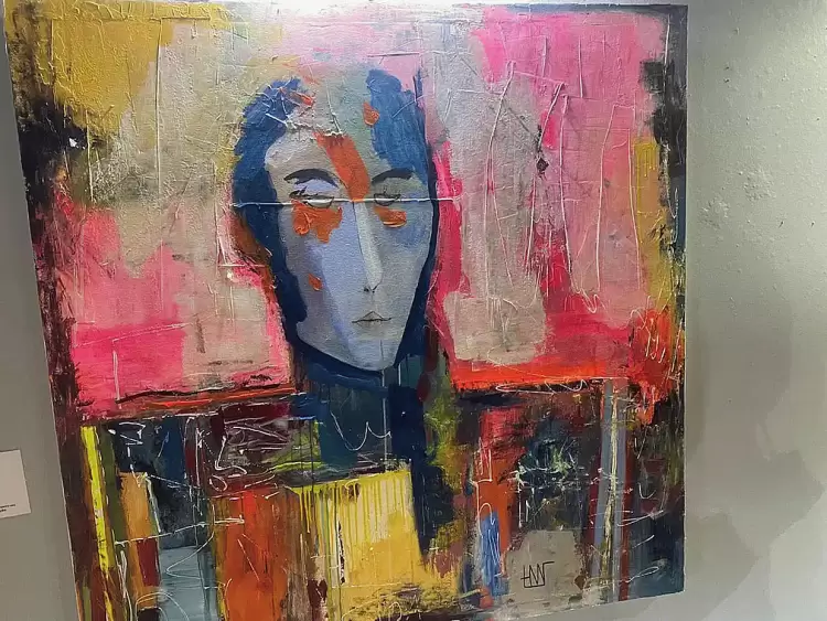 Εγκαινιάστηκε η Έκθεση Σύγχρονης Τέχνης της Τάνιας Μήλιου στην Αστική Σχολή Κατερίνης