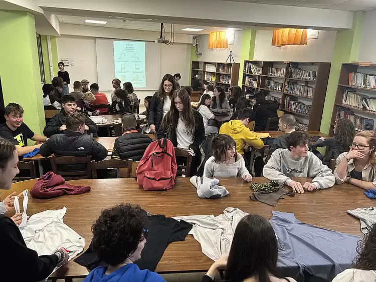 Επαναχρησιμοποίηση ρούχων – Συμμετοχή των Εκπαιδευτηρίων Πλάτων στην Παγκόσμια Καμπάνια «sew New Life»