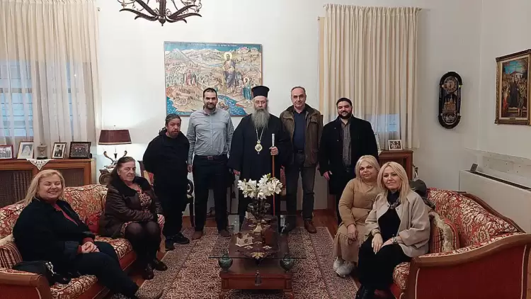 Επίσκεψη Συλλόγου Κοκκινοπλιτών Ν.Πιερίας "Ο Όλυμπος" στον Σεβασμιώτατο Μητροπολίτη κ.Γεώργιο Επίσκεψη Συλλόγου Κοκκινοπλιτών Ν.Πιερίας “Ο Όλυμπος” στον Σεβασμιώτατο Μητροπολίτη κ.Γεώργιο