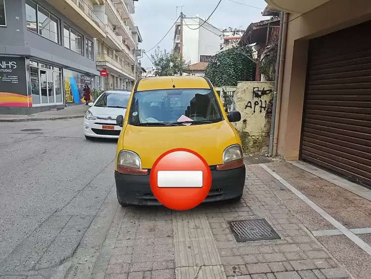 Κατερίνη: Πεζοδρόμια για τους πεζούς – Καθημερινή «μάχη» της δημοτικής αστυνομίας με την παράνομη στάθμευση