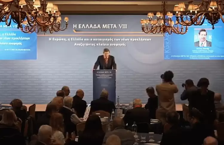 Κύκλος ιδεών σε ακραίες διαστάσεις – Δυσπιστία απέναντι στην πολιτική και τους πολιτικούς