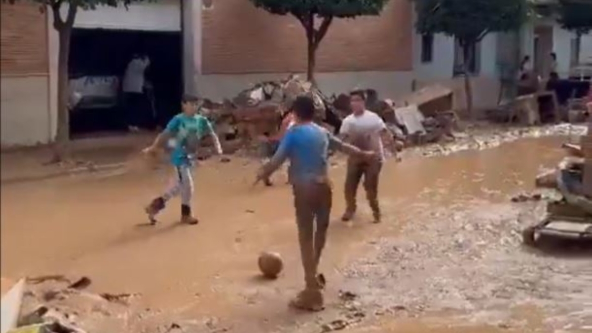 Ο ουρανός συννεφώδης, η γη τσαμουρώδης