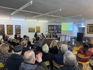 Παρουσιάστηκε στην Κατερίνη από τη συγγραφέα Σεμίνα Διγενή «Το ένδοξο σκοτάδι του Βοτανικού» 