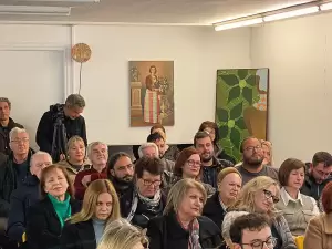 Παρουσιάστηκε στην Κατερίνη από τη συγγραφέα Σεμίνα Διγενή «Το ένδοξο σκοτάδι του Βοτανικού» 