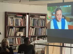 Παρουσιάστηκε στην Κατερίνη από τη συγγραφέα Σεμίνα Διγενή «Το ένδοξο σκοτάδι του Βοτανικού» 