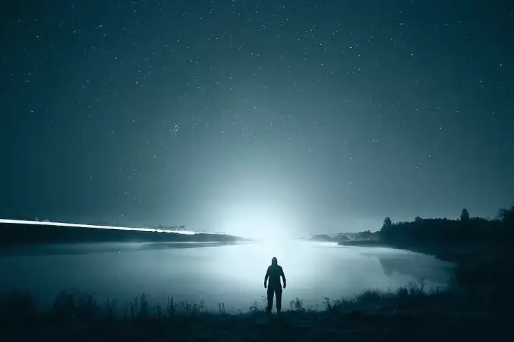 Σελίδες Λογοτεχνίας: Ο Ταξιδιώτης του Φωτός