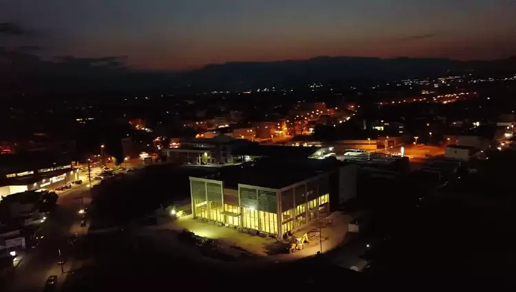 Στο υπό ανέγερση Πολιτιστικό Κέντρο Κατερίνης η Έλενα Σώκου με τον Δήμαρχο Γιάννη Ντούμο για την εξέλιξη των εργασιών