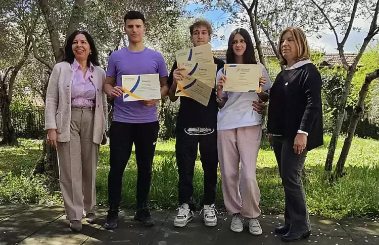 Θερμά Συγχαρητήρια στους μαθητές μας που διακρίθηκαν Πανελλήνια στο σχολικό γύρο της Οικονομικής Ολυμπιάδας! Θερμά Συγχαρητήρια στους μαθητές μας που διακρίθηκαν Πανελλήνια στο σχολικό γύρο της Οικονομικής Ολυμπιάδας!