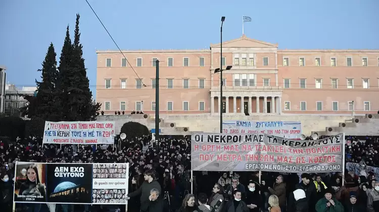 Το 70% των Ελλήνων δηλώνει ότι ευθύνονται και τα τρία κόμματα για την κατάσταση στους σιδηροδρόμους