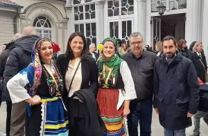 Η Χορευτική Ομάδα της Θρακικής Εστίας Κατερίνης στο Ζωγράφειο Λύκειο στην Κωνσταντινούπολη