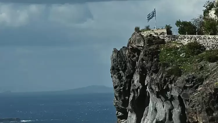 Υπαρκτή η πιθανότητα εκδήλωσης τσουνάμι μεταξύ Σαντορίνης και Αμοργού – Απαιτούνται πρόσθετα μέτρα