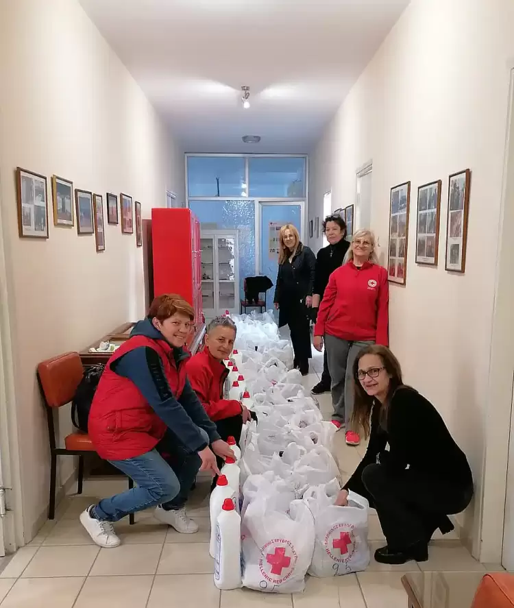 Κατερίνη: Δέματα αγάπης από τον Ελληνικό Ερυθρό Σταυρό για το Πάσχα