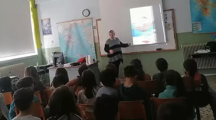 6ο Δημοτικό Σχολείο Κατερίνης: «Η Νενέ στη Σαντορίνη» – Παρουσίαση βιβλίου