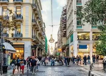 «Αργοσβήνουν» τα εμπορικά μικρομάγαζα – «Εξαφανίζονται» τα ελληνικά προϊόντα