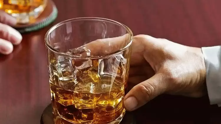 Η αυξημένη κατανάλωση αλκοόλ και ο κίνδυνος εμφάνισης εγκεφαλικών βλαβών Η αυξημένη κατανάλωση αλκοόλ και ο κίνδυνος εμφάνισης εγκεφαλικών βλαβών