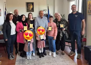 Ο Δήμαρχος Δήμου Πύδνας – Κολινδρού τίμησε τη Θεατρική Ομάδα για Διάκριση στο Φεστιβάλ Εθελοντισμού