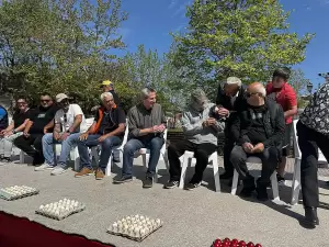 Δήμος Κατερίνης: Αναβίωσε το έθιμο των «αυγομαχιών» στον Άνω Άγιο Ιωάννη