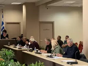 Δημοτικό Συμβούλιο Κατερίνης: Δημοτικό Ραδιόφωνο, αναθέσεις και οικονομικά έφεραν ένταση και διακοπή της συνεδρίασης (βίντεο) Δημοτικό Συμβούλιο Κατερίνης-συνεδρίαση