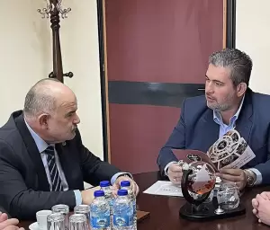 Επίσκεψη του Προέδρου της ΓΣΕΒΕΕ και της ΠΟΕΣΕ στον Πρόεδρο του Επιμελητηρίου Πιερίας Επίσκεψη του Προέδρου της ΓΣΕΒΕΕ και της ΠΟΕΣΕ στον Πρόεδρο του Επιμελητηρίου Πιερίας