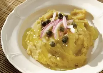 Φάβα, ένα παραδοσιακό νηστίσιμο φαγητό