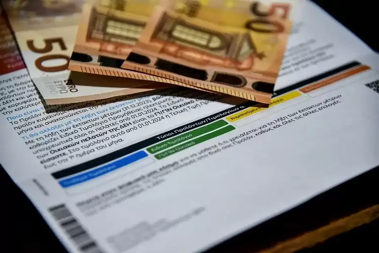 Ηλεκτρικό ρεύμα: Ένα εκατ. πελάτες έφυγαν από το πράσινο τιμολόγιο για μπλε και κίτρινους «προορισμούς»