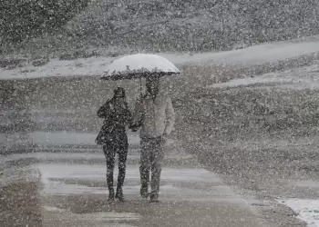 Καιρός – Έκτακτο δελτίο επιδείνωσης: Βουτιά θερμοκρασίας, χιόνια και ισχυρές καταιγίδες