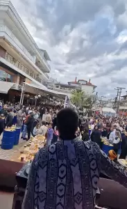 Λαμπερό πάρτι για τα 34 χρόνια του Caldera με Καίτη Γαρμπή και Διονύση Σχοινά Λαμπερό πάρτι για τα 34 χρόνια του Caldera με Καίτη Γαρμπή και Διονύση Σχοινά