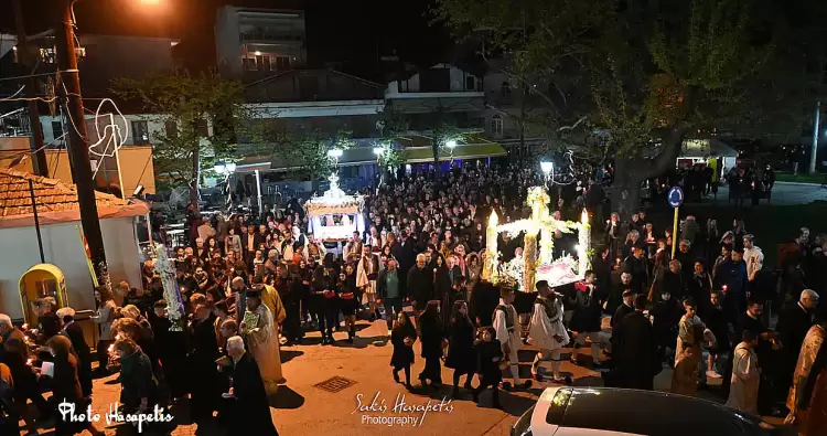 Μεγάλη Παρασκευή στον Κολινδρό, με ιδιαίτερη κατάνυξη και συμμετοχή πλήθους πιστών (εικόνες & βίντεο) Μεγάλη Παρασκευή στον Κολινδρό, Mε ιδιαίτερη κατάνυξη και συμμετοχή πλήθους πιστών