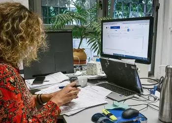 Οι νέοι μισθοί στο Δημόσιο – Αυξήσεις για όλους κάθε χρόνο με βάση τον κατώτατο μισθό 