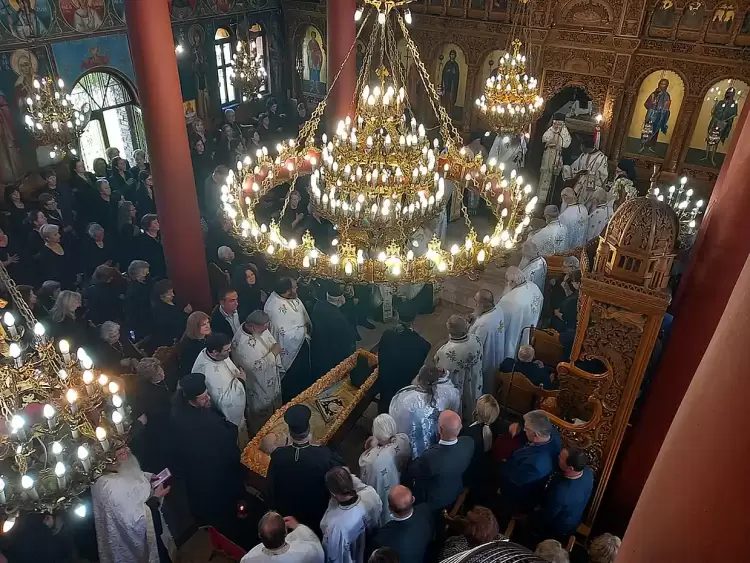 Πάνδημος η Εξόδιος Ακολουθία στο Δίον του Πρωτοπρεσβύτερου π. Δημητρίου Κουτσιμάνη