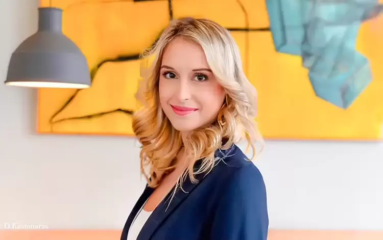 Πασχαλινές ευχές από την Μαρία Μπουτζέτη