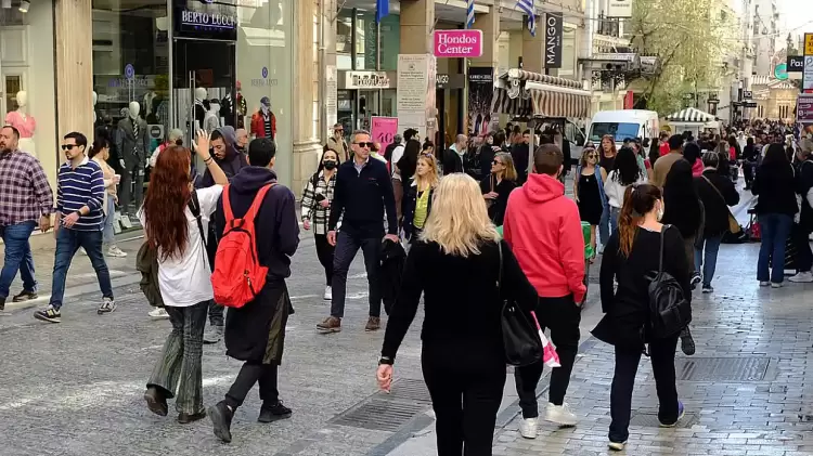 «Παζάρι» 100 ημερών για τις εξαγγελίες της ΔΕΘ – Ελαφρύνσεις, μείωση τεκμηρίων, προσφορές για φτηνή στέγη, παροχές στη μεσαία τάξη