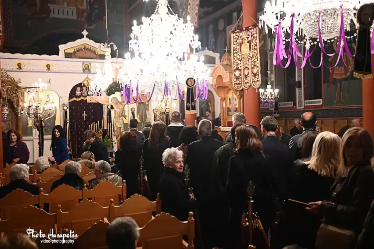 Η περιφορά του Εσταυρωμένου την Μ. Πέμπτη στον Ι.Ν. Αγίας Παρασκευής στον Κολινδρό