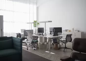 Ο ρόλος της ποιότητας στην επιλογή επίπλων γραφείου για κάθε επιχείρηση