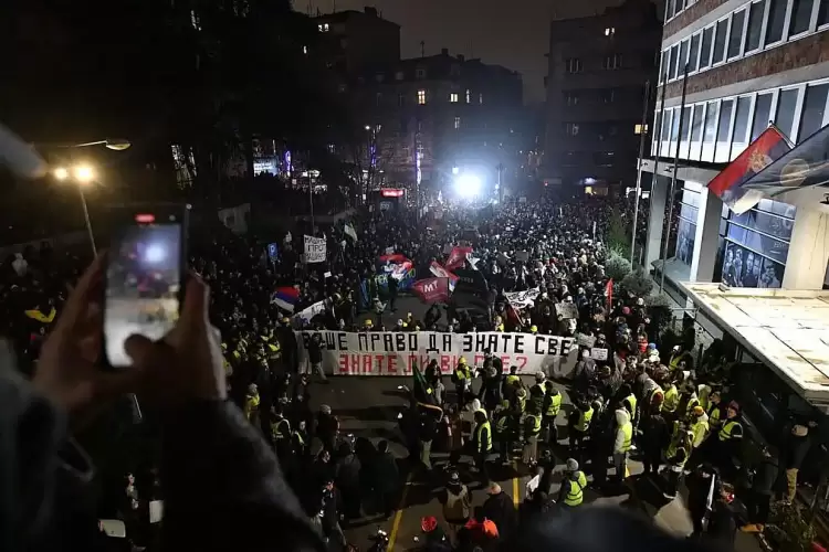 Σερβία: Τρίτη μέρα αποκλεισμού της Δημόσιας Τηλεόρασης της Σερβίας από Φοιτητές – Διακόπηκε η κανονική ροή προγράμματος Σερβία: Τρίτη μέρα αποκλεισμού της Δημόσιας Τηλεόρασης της Σερβίας από Φοιτητές – Διακόπηκε η κανονική ροή προγράμματος