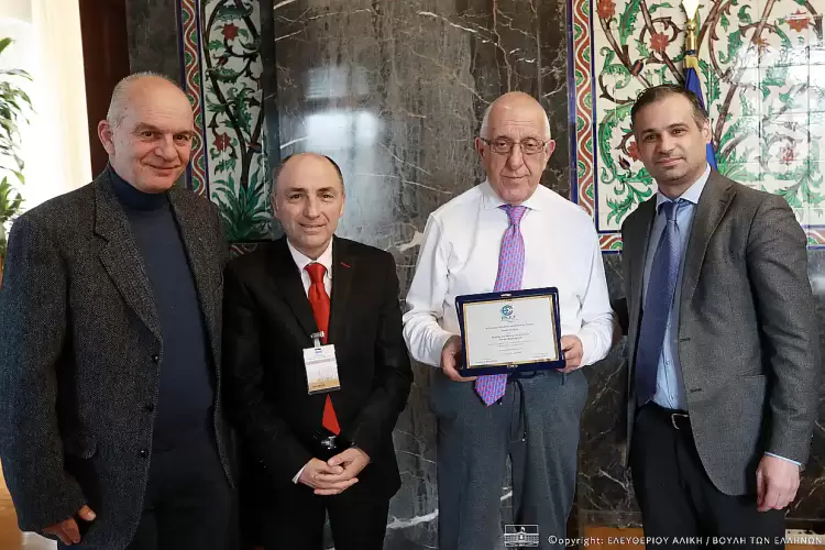 Συνάντηση της Ένωσης Συντακτών Επαρχιακού Τύπου με τον Πρόεδρο της Βουλής των Ελλήνων Συνάντηση της Ένωσης Συντακτών Επαρχιακού Τύπου με τον Πρόεδρο της Βουλής των Ελλήνων