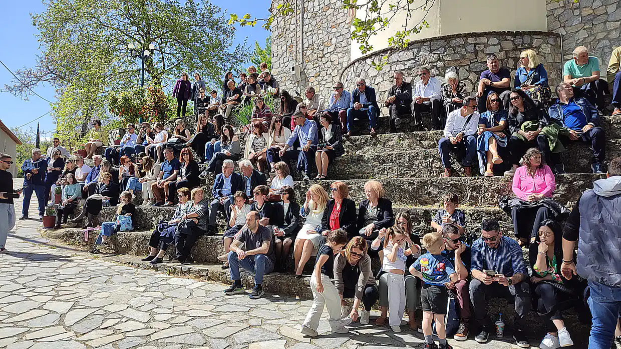 Το νέο βιβλίο του Νικόλαου Σαϊδέ παρουσιάστηκε στην κεντρική πλατεία των Παλαιών Πόρων την ημέρα του Αγίου Γεωργίου Το νέο βιβλίο του Νικόλαου Σαϊδέ παρουσιάστηκε στην κεντρική πλατεία των Παλαιών Πόρων την ημέρα του Αγίου Γεωργίου