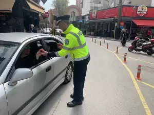 Τροχαία Κατερίνης: Μοίρασε κόκκινα αβγά και συμβουλές οδικής ασφάλειας για το Πάσχα Τροχαία Κατερίνης: Μοίρασε κόκκινα αβγά και συμβουλές οδικής ασφάλειας για το Πάσχα