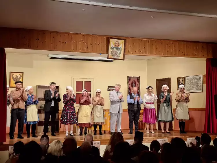 𝚮 Ένωση Ποντίων Πιερίας ενθουσίασε με την παρουσία του θεατρικού της τμήματος 𝚮 Ένωση Ποντίων Πιερίας ενθουσίασε με την παρουσία του θεατρικού της τμήματος