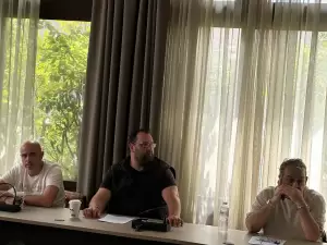 Δημοτικό Συμβούλιο Κατερίνης: Η Παραλία Κατερίνης χωρίς προβλήτα - Έντονη πολιτική αντιπαράθεση (vid - pics) Live: Συνεδριάζει το δημοτικό συμβούλιο Κατερίνης