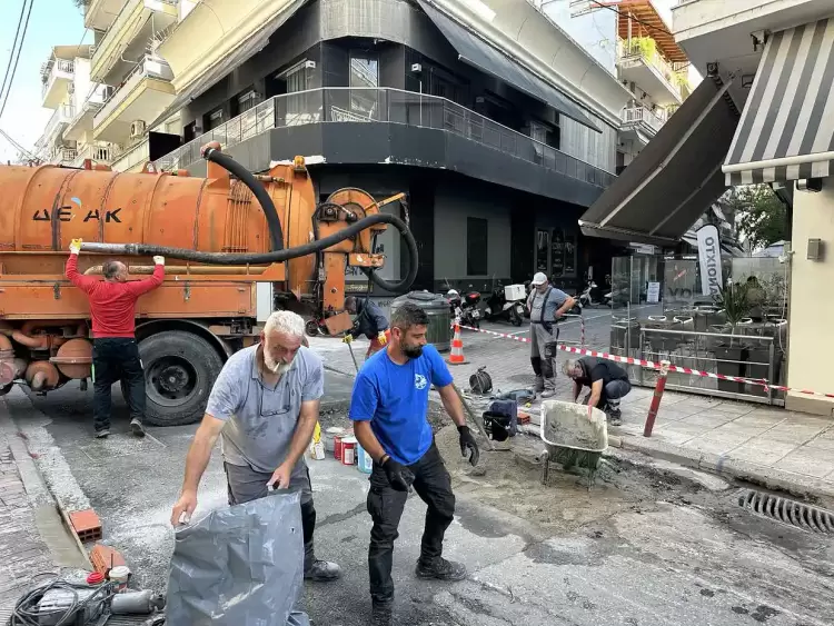 Κατερίνη: Κλειστή η οδός Παρθενίου Βαρδάκα για εργασίες ασφαλτόστρωσης (εικόνες) ασφαλτόστρωση