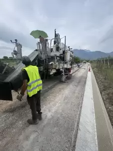 Δήμος Δίου-Ολύμπου: Αγροτική οδοποιία στην Καρίτσα και νέα LED φωτιστικά στην πλατεία Δήμος Δίου Ολύμπου: Αγροτική οδοποιία στην Καρίτσα και νέα Led φωτιστικά στην πλατεία