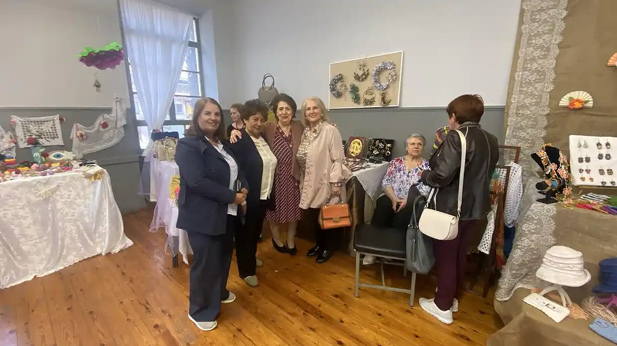 Εγκαίνια έκθεσης ζωγραφικής και χειροτεχνημάτων στην Εστία Πιερίδων Μουσών Εγκαίνια έκθεσης ζωγραφικής και χειροτεχνημάτων στην Εστία Πιερίδων Μουσών