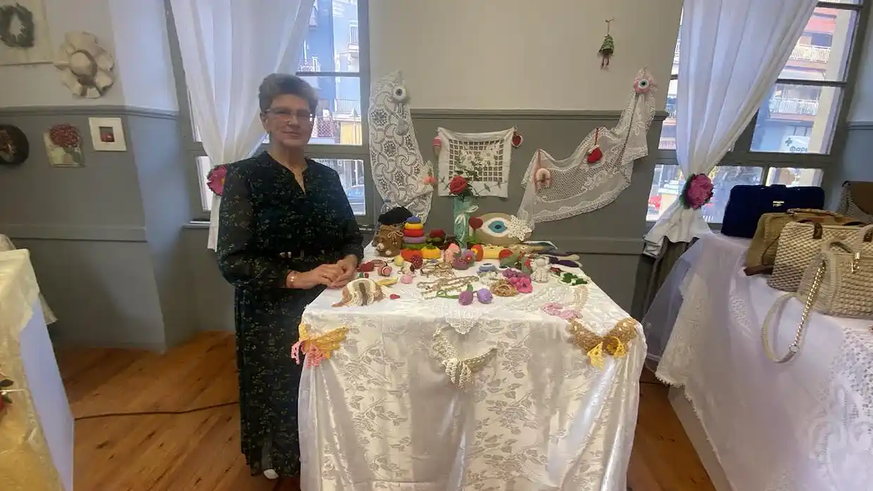 Εγκαίνια έκθεσης ζωγραφικής και χειροτεχνημάτων στην Εστία Πιερίδων Μουσών Εγκαίνια έκθεσης ζωγραφικής και χειροτεχνημάτων στην Εστία Πιερίδων Μουσών