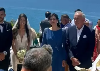 Η Ελένη Ψαρού παντρεύτηκε τον Εμμανουήλ Καλεμάκη.