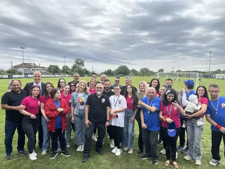 Φιλικός αγώνας ποδοσφαίρου από το ΚΔΑΠ ΜΕΑ «Ίριδα» με τη συμμετοχή του Γ.Α.Σ. Ατρόμητος