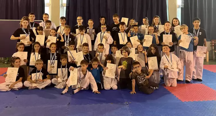 «Φλόγες Νίκης & Αξιών – Ο Αθλητικός Σύλλογος “ΦΛΟΓΑ” λάμπει στο Κύπελλο Open Series Έγχρωμων κ μαύρων ζωνών