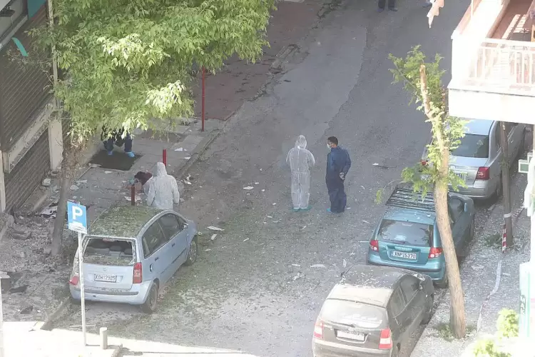 Η γυναίκα που σκοτώθηκε στην έκρηξη στη Θεσσαλονίκη είχε βάλει τον μηχανισμό στην τράπεζα - Επέστρεψε να ελέγξει το φιτίλι Η γυναίκα που σκοτώθηκε στην έκρηξη στη Θεσσαλονίκη είχε βάλει τον μηχανισμό στην τράπεζα – Επέστρεψε να ελέγξει το φιτίλι