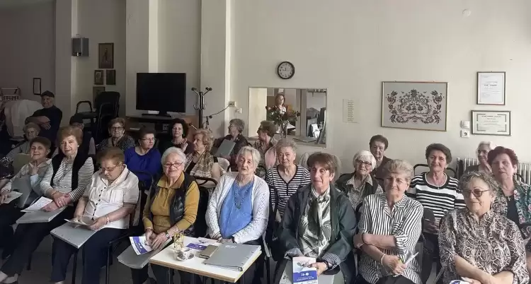 ΚΑΠΗ Δήμου Κατερίνης: Ενημερωτική Ομιλία για την Προστασία από τα Κουνούπια ΚΑΠΗ Δήμου Κατερίνης: Ενημερωτική Ομιλία για την Προστασία από τα Κουνούπια