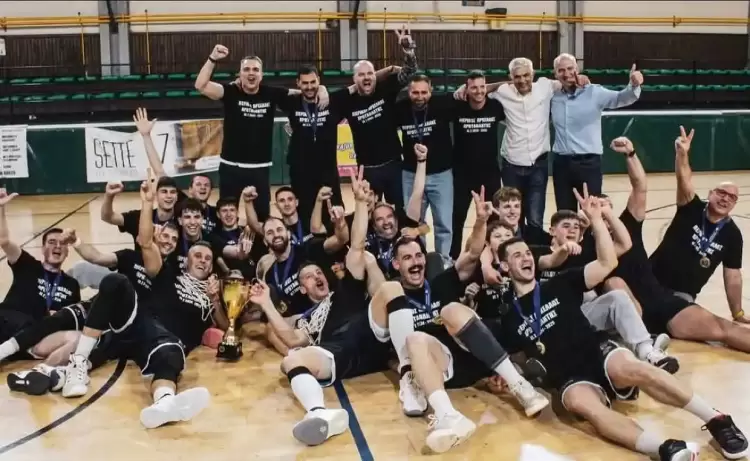 Η Κατερίνη επέστρεψε στο προσκήνιο και το "φωνάζει" ξανά Η Κατερίνη επέστρεψε στο προσκήνιο και το “φωνάζει” ξανά